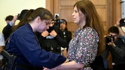 Ilaria Salis darf nun aus einer ungarischen Zelle in den Hausarrest wechseln. Das Land darf die ...