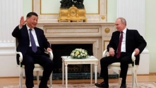 Führen offenbar auch privat interessante Gespräche: Chinas Xi Jinping und Russlands Wladimir ...