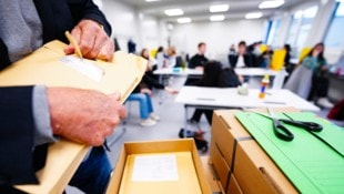 Griechisch bildet den Auftakt der Prüfungsreihe. (Bild: APA/EVA MANHART)