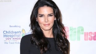 Angie Harmon verklagt den Mann, der ihren geliebten Hund „Ollie“ erschossen hat.