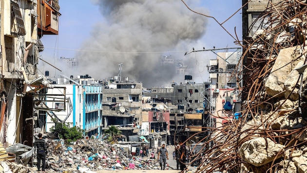 Izraeli támadás a Gázai övezet északi részén fekvő Dzsabalja ellen. (Bild: AFP)