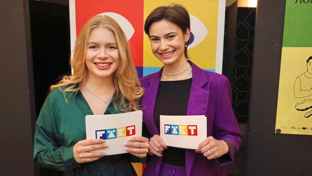 Sie sind die Hosts des neuen ÖAW-Projekts „FÄKT“: Julia (li.) und Marie-Sophie, genannt Miso (re.). (Bild: Jöchl Martin)