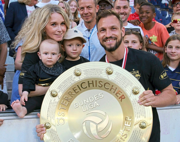 Andreas Ulmers ganzer Stolz: Seine Ehefrau Sarah und die beiden Söhne Florentin und Jonathan.