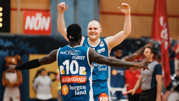 Sebastian Käferle and Munis Tutu after reaching the final. (Bild: GEPA pictures)