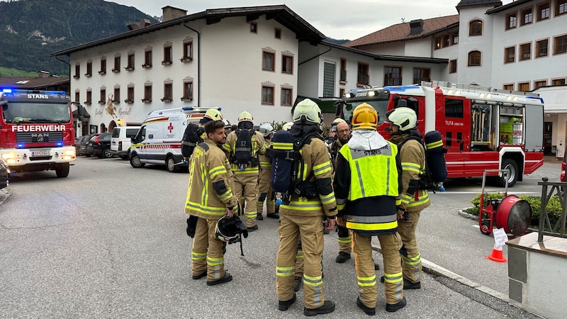 30 Florianis, die Rettung und die Polizei waren im Einsatz. (Bild: ZOOM Tirol)