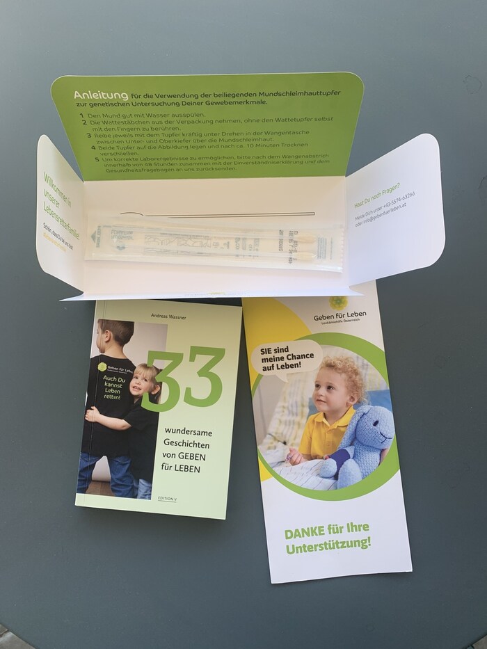 Typing is carried out using a cheek swab. The kits can also be sent to you!