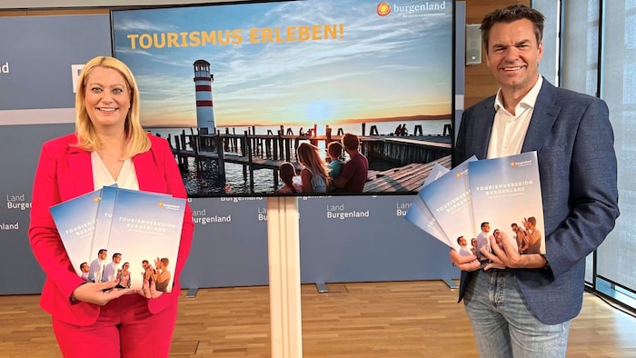 Landesrätin Daniela Winkler und Burgenland-Tourismus-Chef Didi Tunkel stellten die spannend aufbereitete Info-Offensive für Unterstufenschüler vor