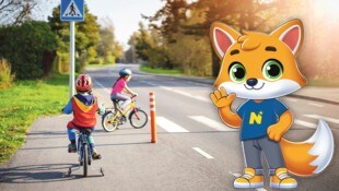 „Toni“, der Verkehrsfuchs, soll Kindern spielerisch das richtige Verhalten im Straßenverkehr beibringen. (Bild: Land NÖ stock.adobe.com, Krone KREATIV)