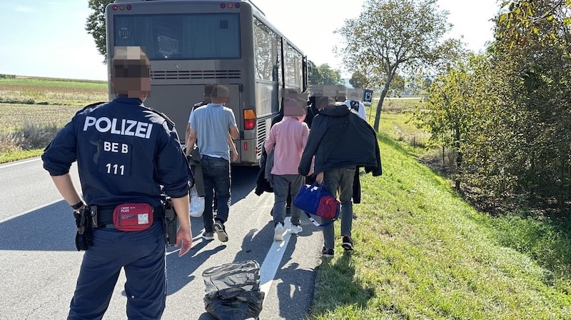 Apprehensions of migrants at the Burgenland border have recently decreased significantly. (Bild: Christian Schulter/Schulter Christian, Krone KREATIV)