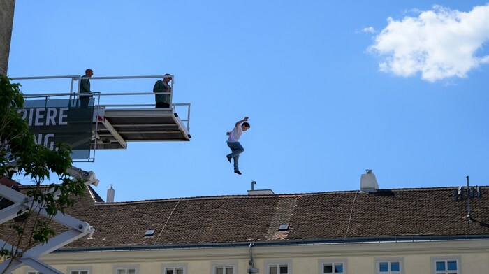 Zehn Meter in die Tiefe ging es beim „Bag Jump“
