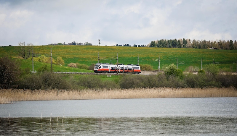 Ab Juli 2025 können Touristen im ganzen Bundesland gratis Bahn und Bus benutzen. (Bild: Scharinger Daniel)