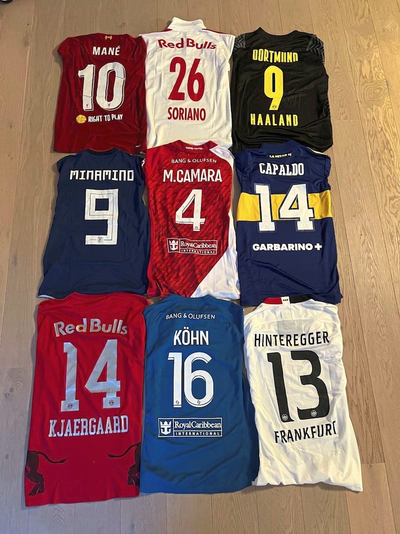 Andreas Ulmer not only collects titles, but also special jerseys. (Bild: zVg)
