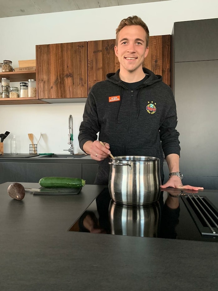 Dibon kocht auch gerne – und gesund.