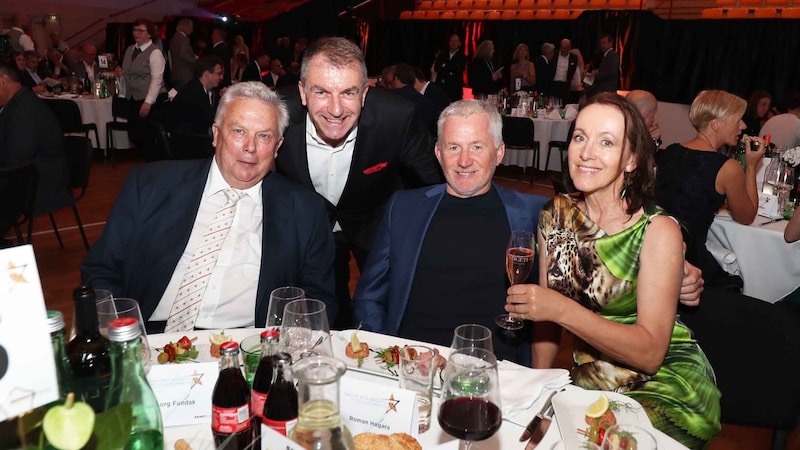 Georg Fundak, „Hausherr“ Günter Kurz, Roman Hagara und Sabine König. (Bild: Reinhard Judt/Reinhardt Judt)