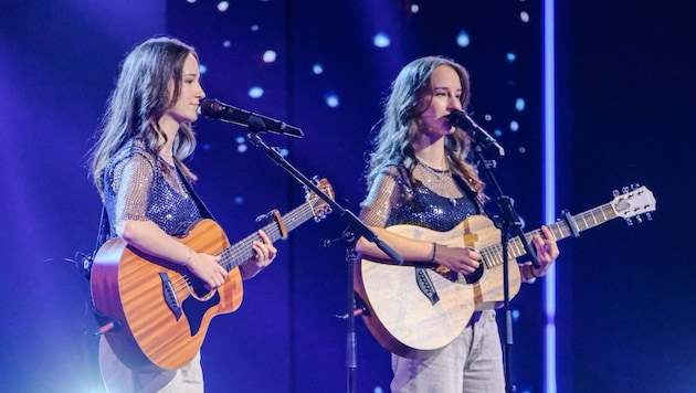 Die Zwillinge Anja und Jana aus Altenhof bei der ORF-Show (Bild: ORF/Hans Leitner)