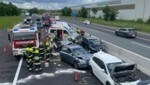 Szenen des Chaos am Freitagnachmittag auf der A2. (Bild: FF Bad Waltersdorf)