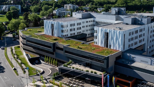 Nach dem Umzug in den neuen Gebäudetrakt wird das Haus A abgerissen. (Bild: Universitätsklinikum St. Pölten)