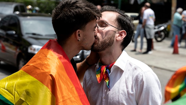 Equal treatment bodies and the SPÖ are calling for more protection against discrimination, including for LGBTIQ people (symbolic image). (Bild: APA/AFP/Yuri CORTEZ)