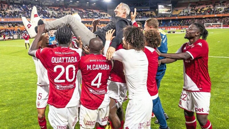 The principality is back in the top flight - Hütter was celebrated. (Bild: AS Monaco)