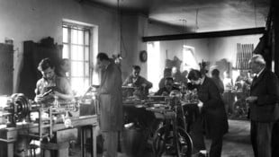 Das Büchsenmacherhandwerk ist seit fünf Jahrhunderten ein fixer Bestandteil in Ferlach; ...