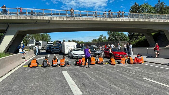 Üç federal eyalette, iklim etiketleri yolları kapattı ve Whitsun tatillerine giden yolda ek ...