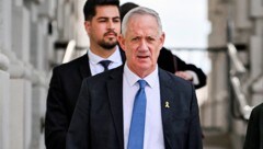 Der Ex-Verteidigungsminister und führende Oppositionelle Benny Gantz setzt dem Regierungschef Benjamin Netanyahu ein Ultimatum. (Bild: AFP)