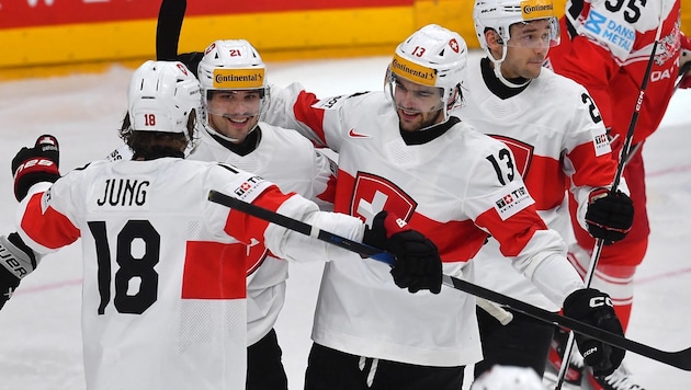 Switzerland celebrates a resounding victory (Bild: AFP or licensors)