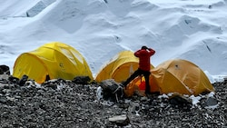 Archivbild aus dem Jahr 2021: Das Basislager am Mount Everest (Bild: APA/AFP/PRAKASH MATHEMA)