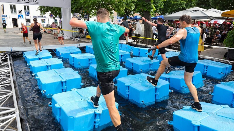 The island obstacle is a wobbly affair. (Bild: CompanyCode/Gepa)