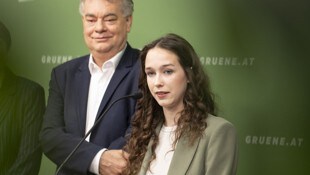 Beinahe tägliche werden Medien mit Gerüchten, Textnachrichten und privaten Enthüllungen der ...