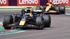 Max Verstappen knapp vor Lando Norris. (Bild: AFP or licensors)