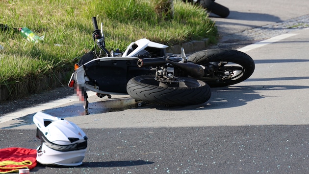 Bei einer Kreuzung kollidierten das Mofa und ein Auto. (Bild: laumat)