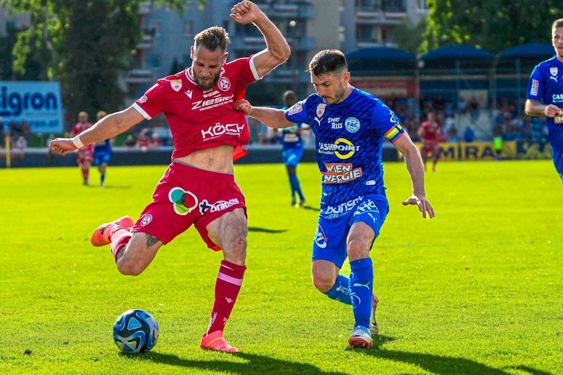 Der FAC um Kapitän Becirovic (re.) blieb gegen Meister GAK ungeschlagen. (Bild: GEPA pictures)