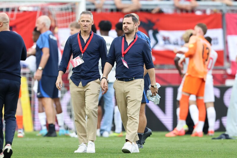 Basteln an der Zukunft: Geschäöftsführer Stephan Reiter (li.) und Sportboss Bernhard Seonbuchner. (Bild: GEPA/GEPA pictures)