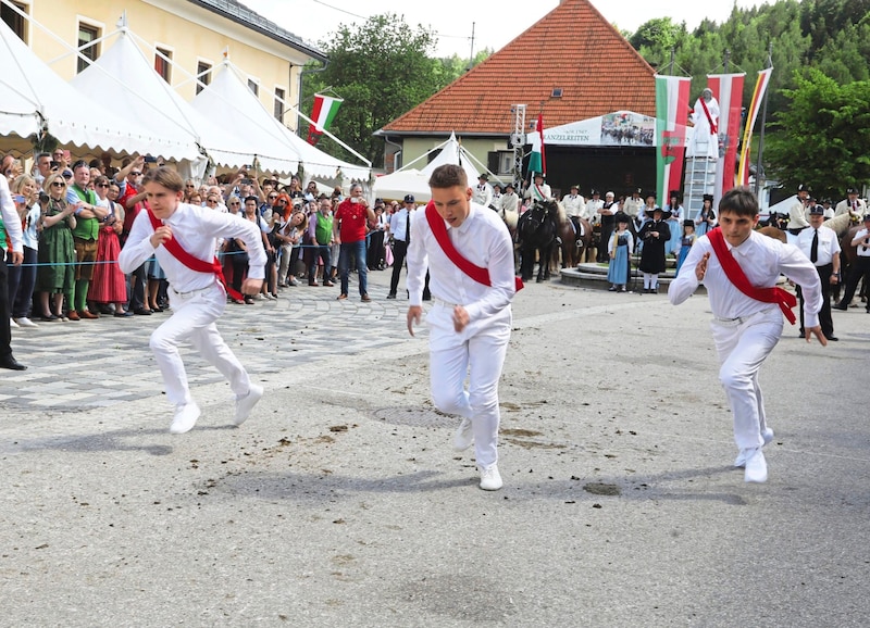 Die drei jungen Männer beim Start. (Bild: Rojsek-Wiedergut Uta/Uta Rojsek-Wiedergut)