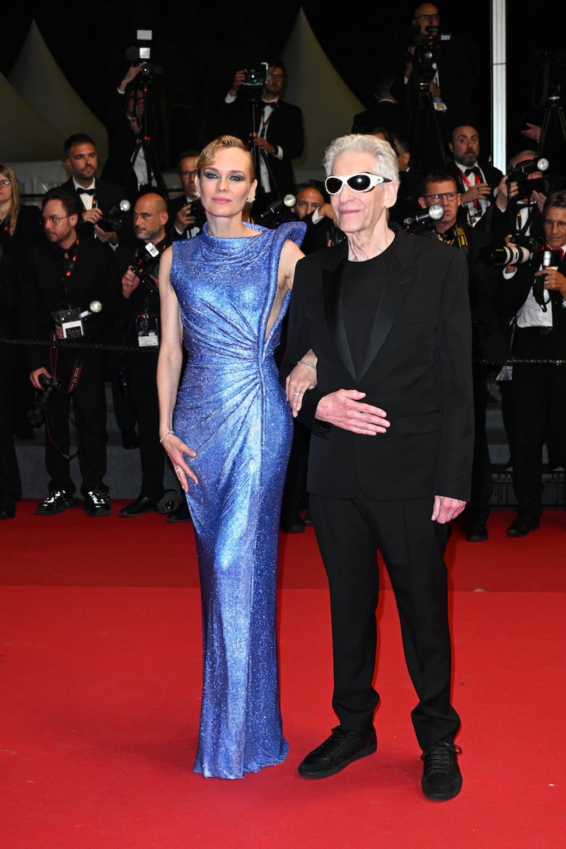 Diane Kruger und Regisseur David Cronenberg posierten gemeinsam auf dem Red Carpet. (Bild: picturedesk.com/Simone Comi / PA / picturedesk.com)