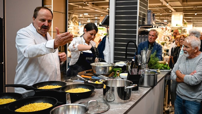 Zur Eröffnung kocht in Linz auch heute, Mittwoch, noch einmal Johann Lafer auf