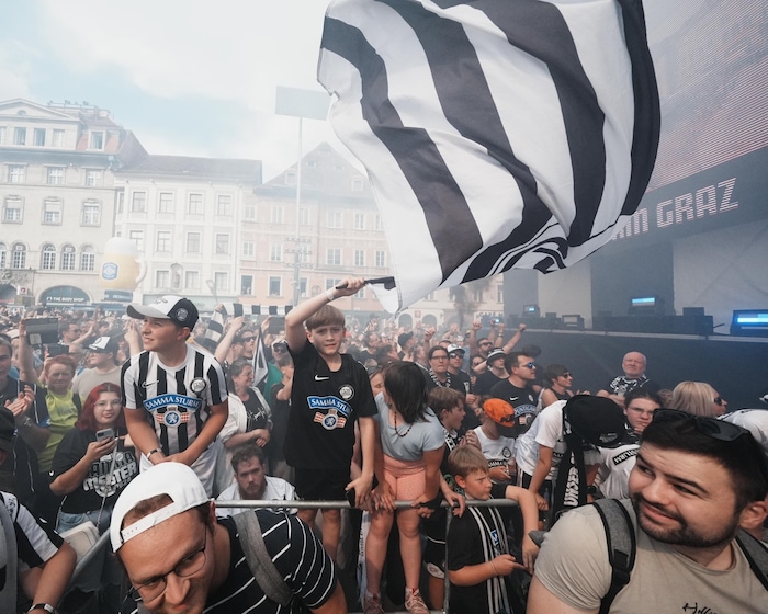 Tausenden feierten in der Stadt den Meistertitel.