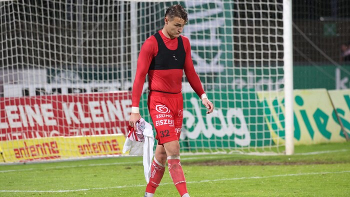 Lukas Gütlbauer sah beim Austria-Siegtor äußerst unglücklich aus.