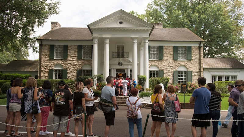 Graceland is to be foreclosed. Riley Keough has filed a lawsuit against this and obtained a temporary injunction. (Bild: APA/AP Photo/Brandon Dill, File)