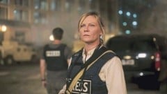 Keine klassischen Rollenklischees mehr – es sind komplexe Frauenfiguren gefragt. Kirsten Dunst zeigt uns dies in ihrem neuen Kinohit „Civil War“. (Bild: 2024 A24/DCM)