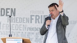 Die AfD verhängt ein Auftrittsverbot für ihren Europa-Spitzenkandidaten Maximilian Krah. (Bild: AFP)