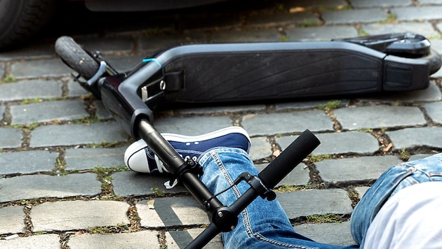 Stürzte der Betrunkene mit dem E-Scooter? (Symbolbild) (Bild: Andrey Popov)