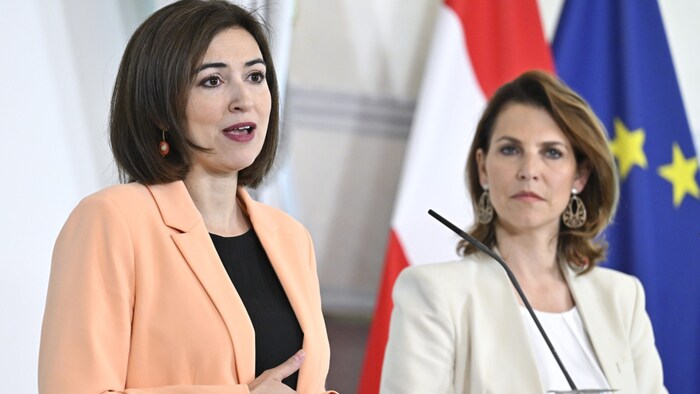 Justice Minister Alma Zadic (Greens) and Constitutional Minister Karoline Edtstadler (ÖVP) in the press foyer after the Council of Ministers on Wednesday