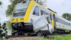 Der Fahrer des Lieferwagens hatte keine Chance, starb noch an der Unfallstelle. (Bild: Kreisfeuerwehrverband Bodenseekreis e. V.)