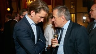 Sebastian Kurz und Siegfried Wolf (beim Signa-Törggelen 2014) stehen in einem vertrauten Verhältnis. (Bild: picturedesk.com/Starpix)