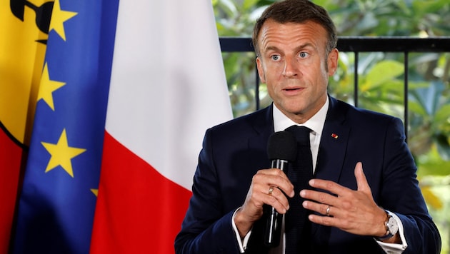 Frankreichs Präsident Emmanuel Macron befindet sich derzeit in Neukaledonien, um die dortige Krise zu schlichten. (Bild: AFP)