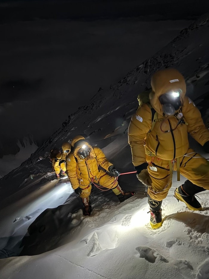 Furtenbachs Team im Aufstieg von der Nordseite