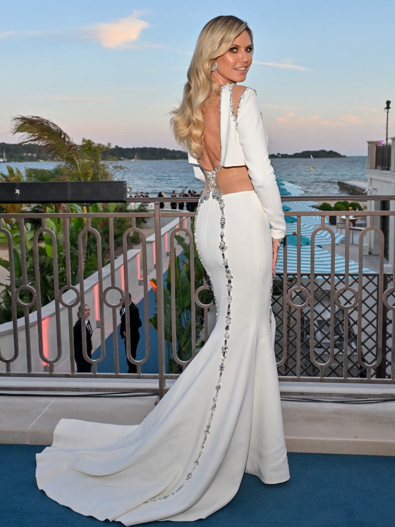 Heidi Klum zeigte in dem weißen Kleid sehr viel nackte Haut. (Bild: www.viennareport.at)