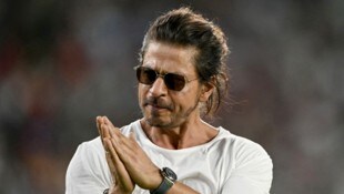 Shah Rukh Khan erlitt einen Hitzeschlag und musste ins Krankenhaus gebracht werden.